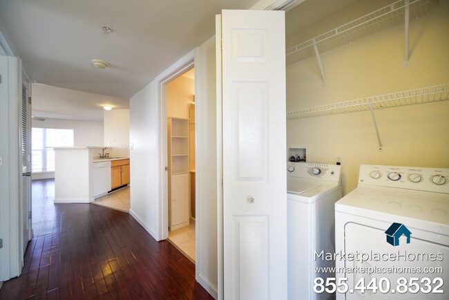 Building Photo - 2 Homefield Gardens Dr