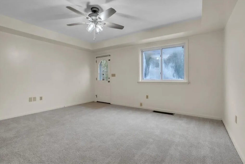 living room - 3240 Rothpletz St