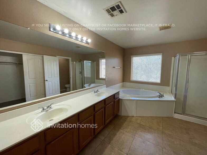 Building Photo - 1323 S 121st Ln