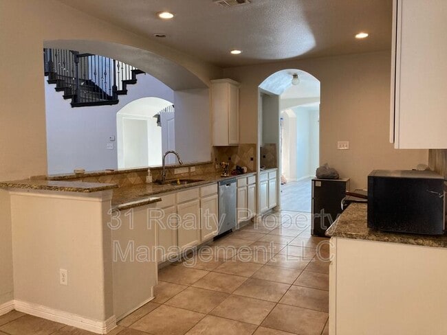 Building Photo - 2744 Ferdinand