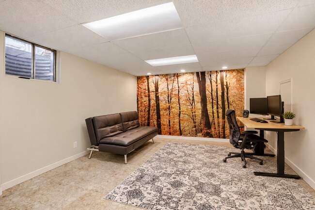 Building Photo - 1530 Greenbriar Blvd