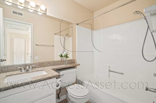 Building Photo - 32440 Beechwood Ln