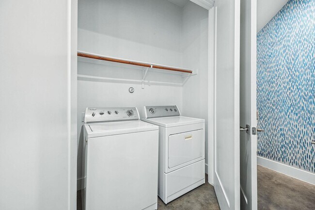 Building Photo - 1218 Eleanor St