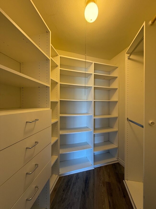 Building Photo - Resort Living year-round! Channel Island Marina Views