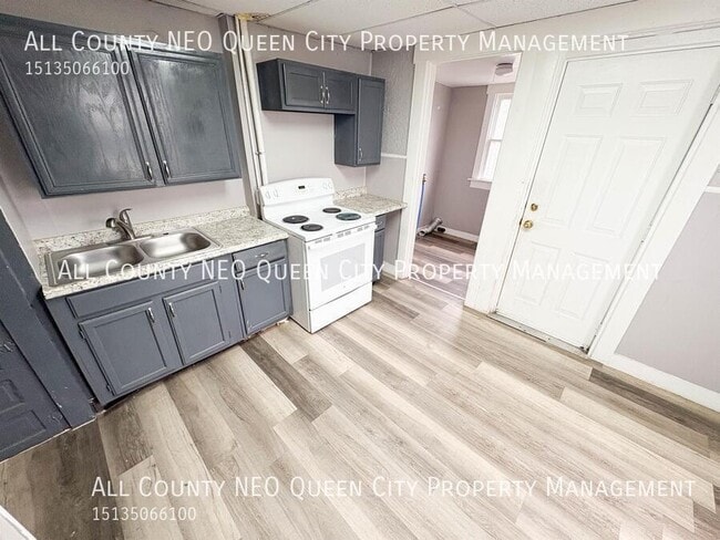 Building Photo - 227 Pleasant Ave