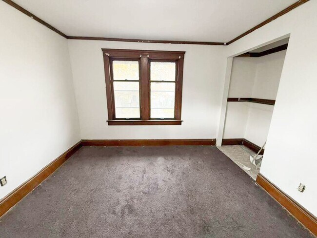 Building Photo - 3 BED 1 BATH BEAUTIFUL SINGLE FAMILY HOME IN GARFIELD HEIGHTS!