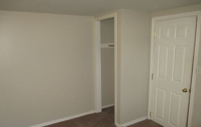 Building Photo - LaChance-1110 A/B