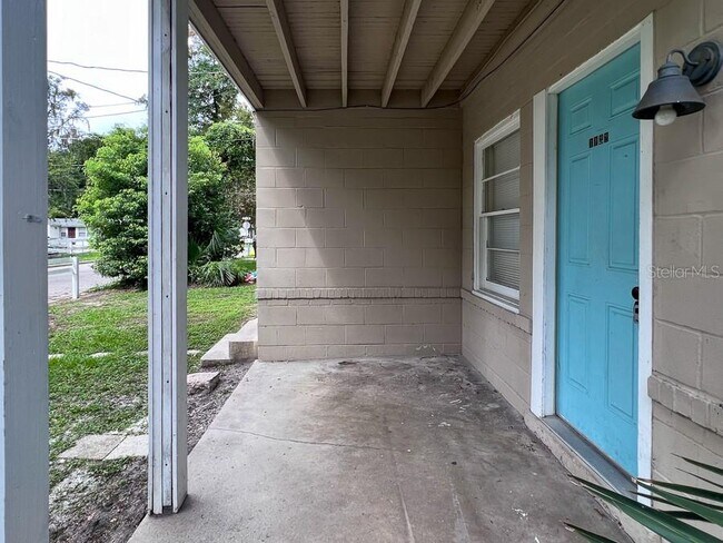 Building Photo - 1122 NW 4th Ave