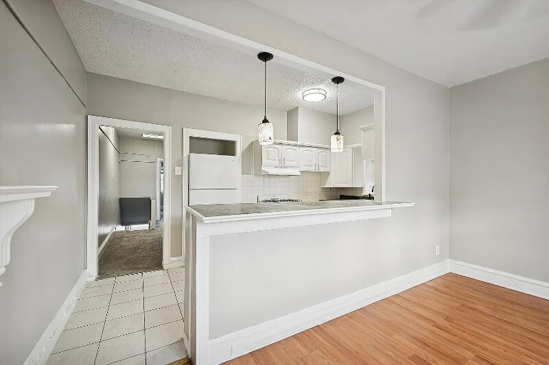 Building Photo - 7212 Oxford Ave