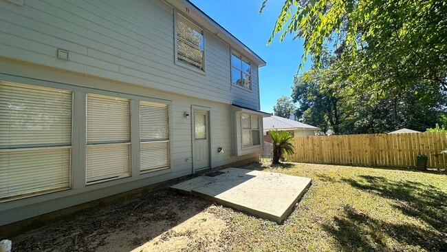 Building Photo - Charming 3-Bedroom Home Just Minutes from ...