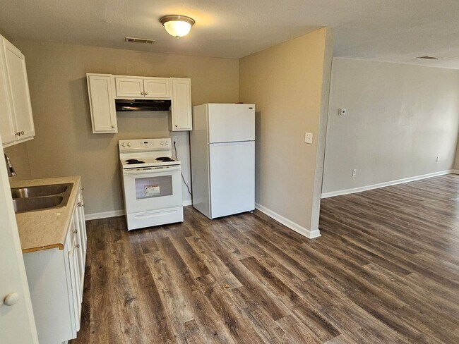 Building Photo - Lawrence Rd 227-229 (Duplex)
