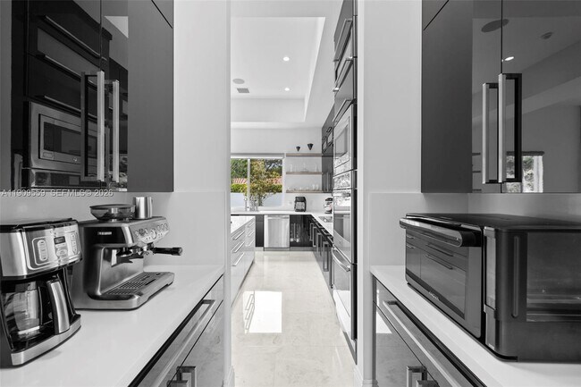 Building Photo - 9580 SW 101st Terrace