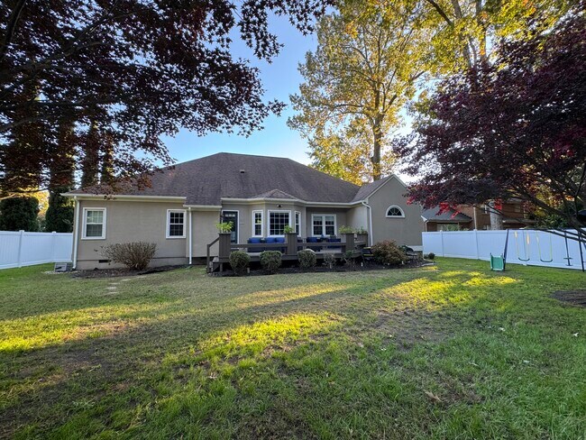 Building Photo - 329 Woodbrook Run