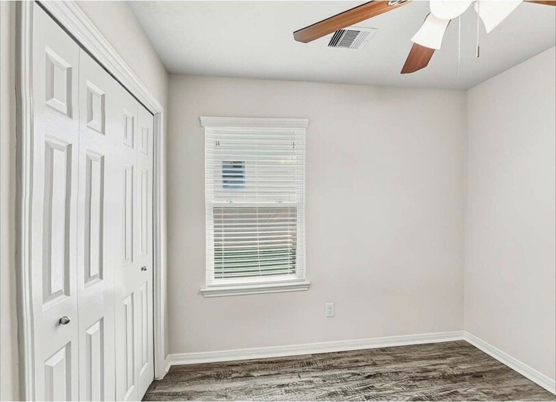 Building Photo - 6107 El Granate Dr