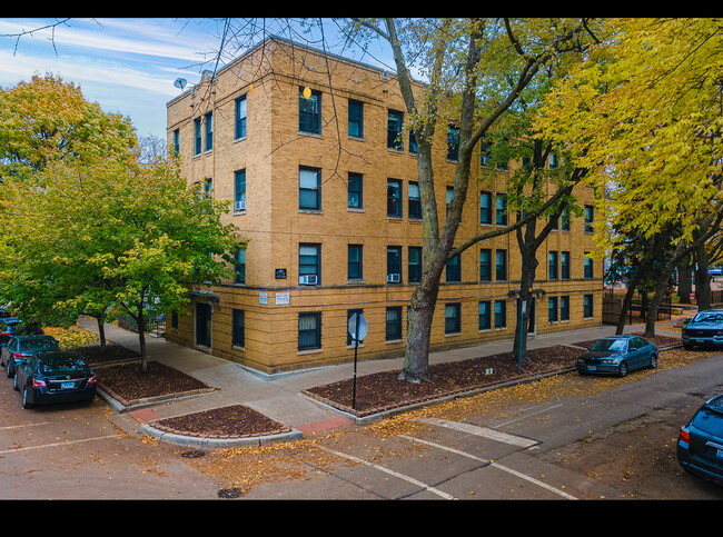 Primary Photo - 2535 N Seminary Ave