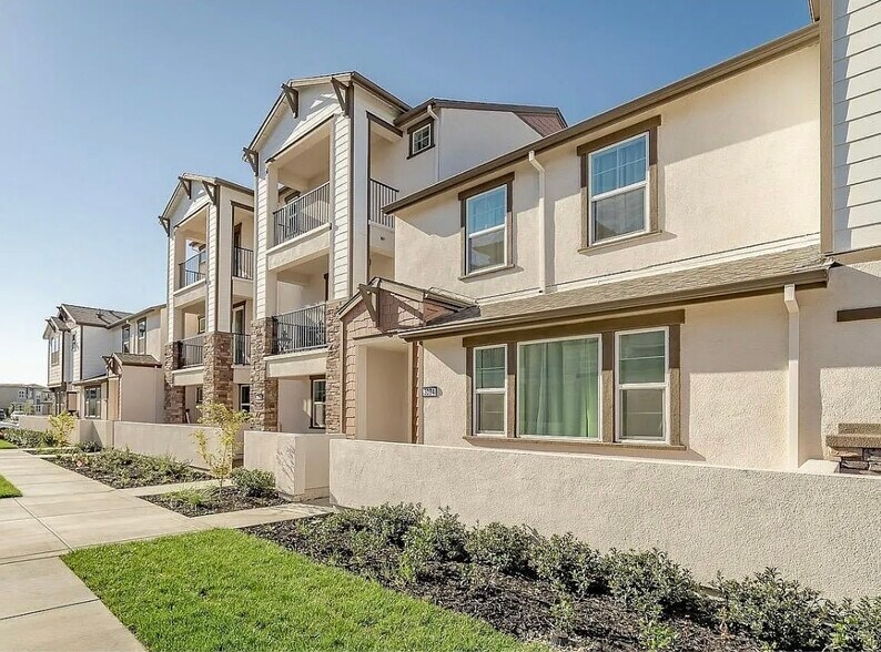 Building Photo - 3074 Seaspray Walk