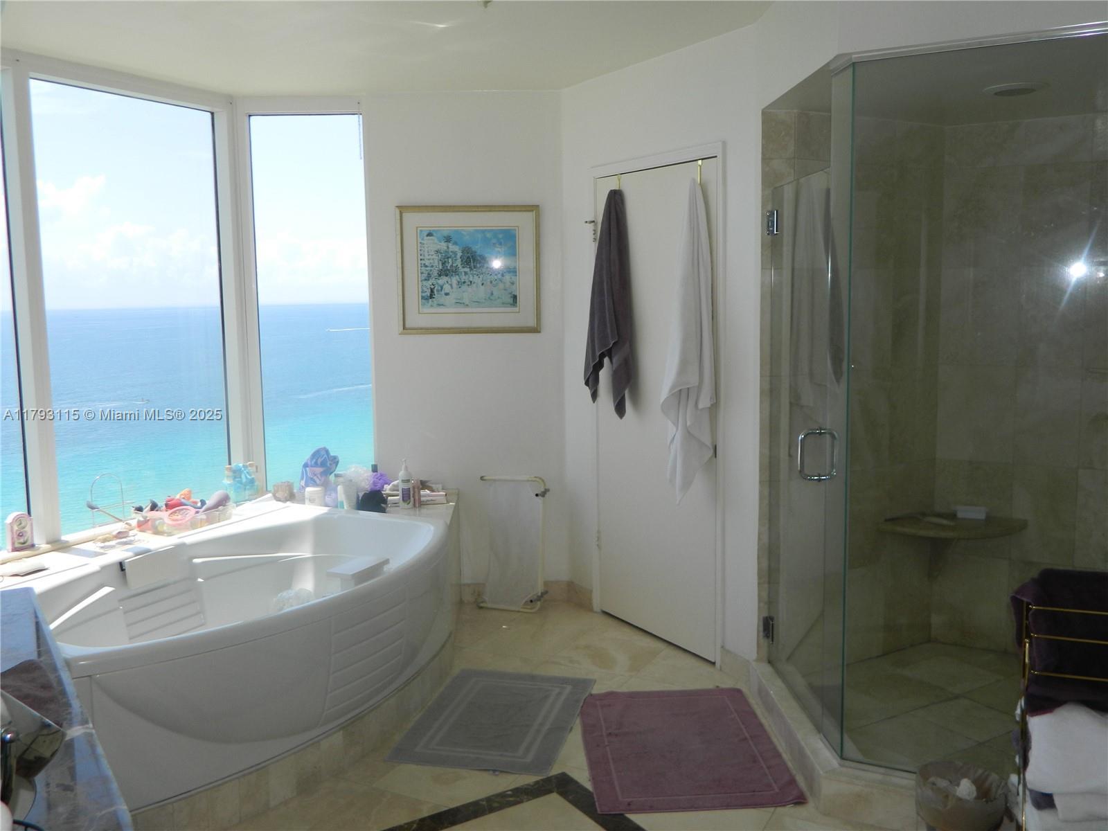 Building Photo - 17555 Collins Ave