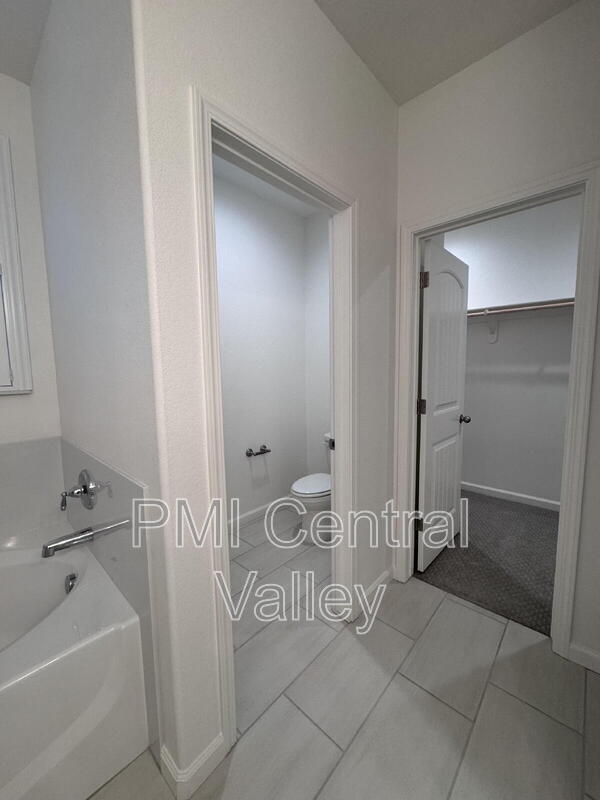 Building Photo - 4612 Irma Dr