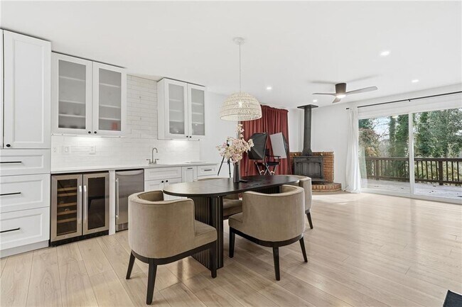 Building Photo - 2130 Cove Trail