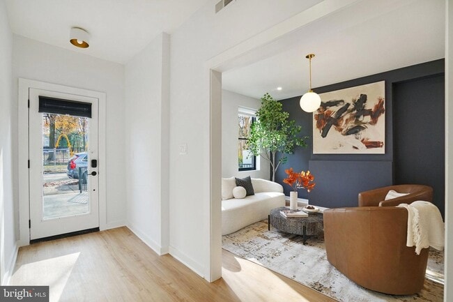 Building Photo - 403 O St NW