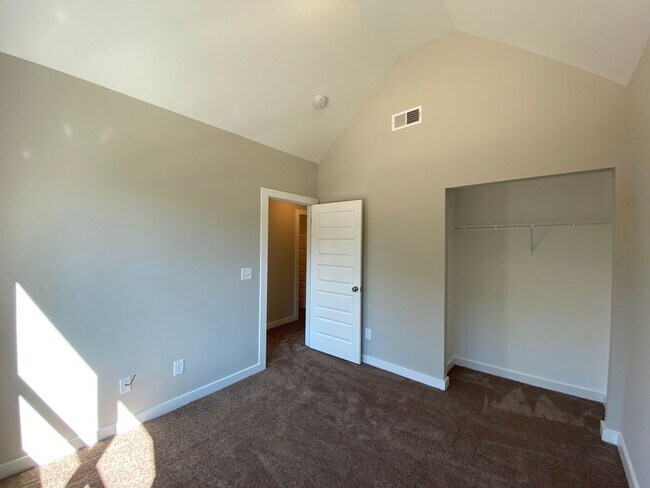 Building Photo - Great home for rent in Clay, AL!!!   View ...