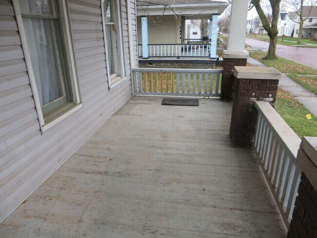 Building Photo - 1229 Swinney Ave