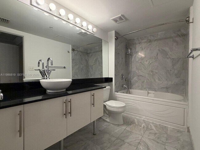 Building Photo - 31 SE 5th St