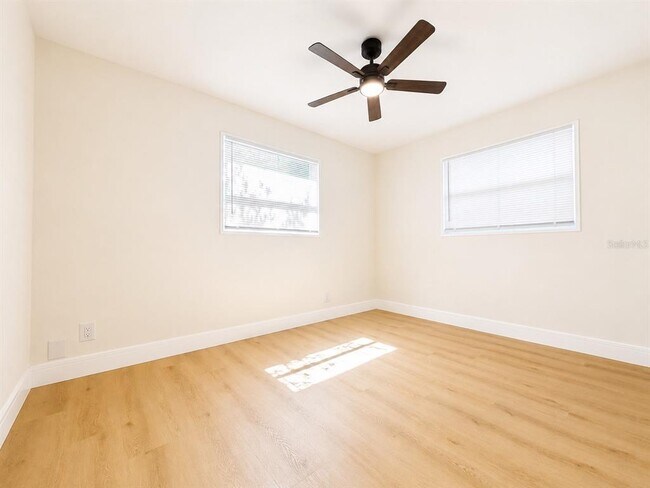 Building Photo - 4409 W Trilby Ave