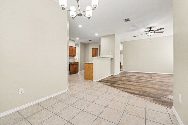 Building Photo - 1550 Charleston Dr