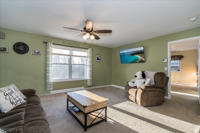 Building Photo - 153 Stag Hill Rd