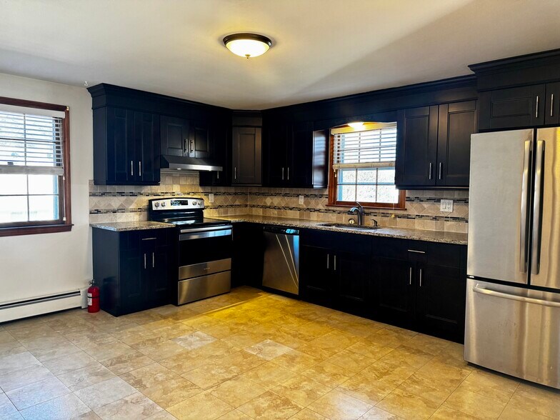 Building Photo - 430 Wiklund Ave