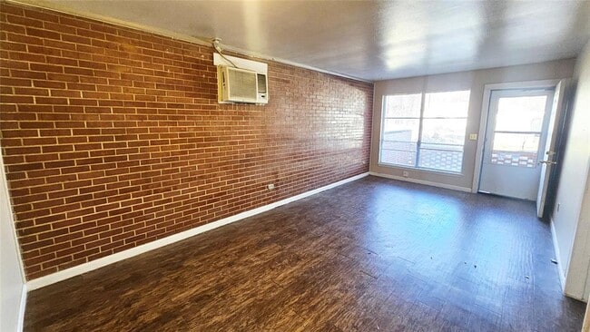 Building Photo - 6605 NW 30th Ter