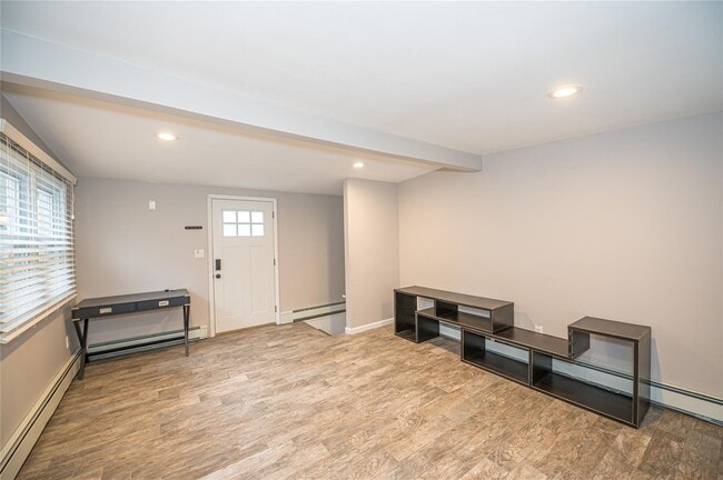Building Photo - 580 Park Ave