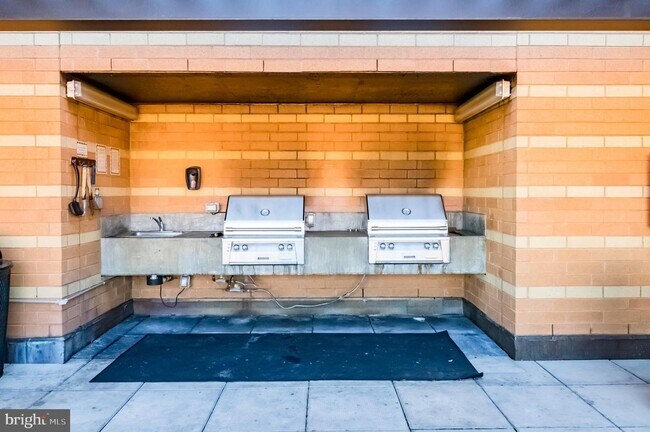 Building Photo - 400 Massachusetts Ave NW