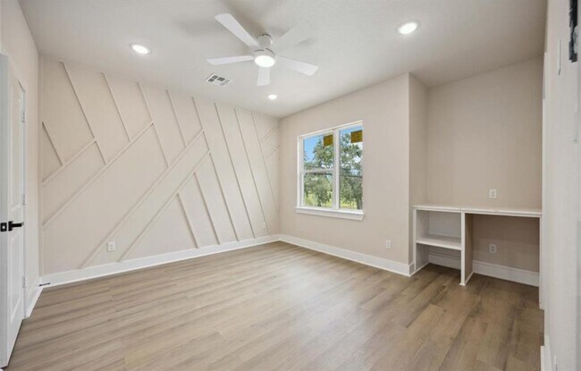 Building Photo - 222 Canino Rd