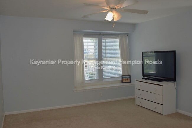Building Photo - 1125 Lady Ashley Dr