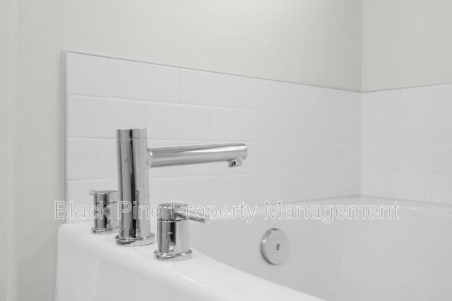 Building Photo - 7536 W Havana Dr