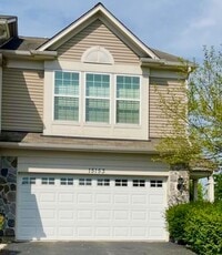 Building Photo - 15153 Laurel Ln