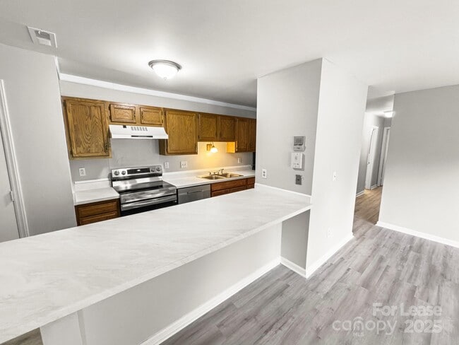 Building Photo - 6131 Meadow Rose Ln