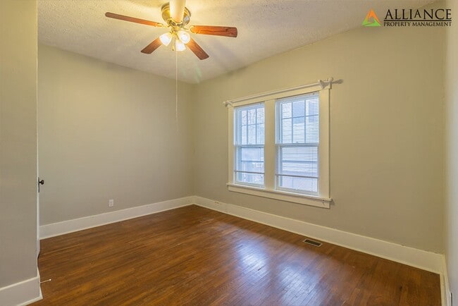 Building Photo - 1621 Leavenworth St