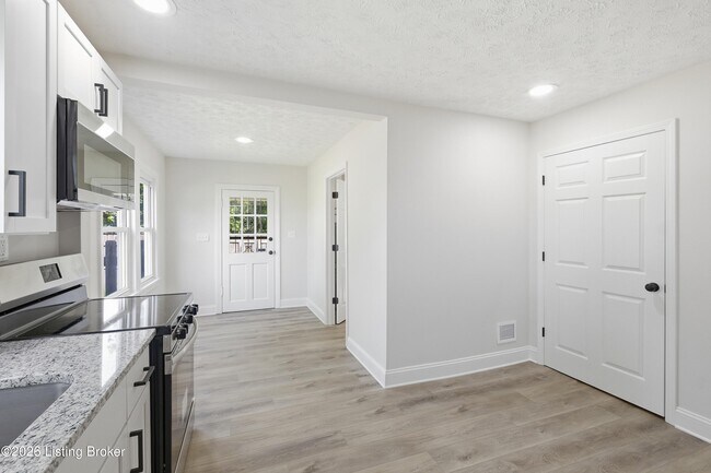 Building Photo - 1219 Becker Ave
