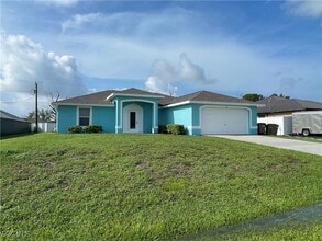 Building Photo - 630 SW 28th Terrace