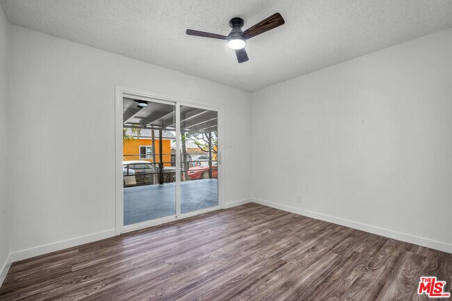 Building Photo - 1105 W 134th St
