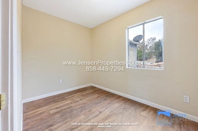 Building Photo - 550 Ritchey St