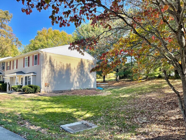 Building Photo - 200 Janie Ln