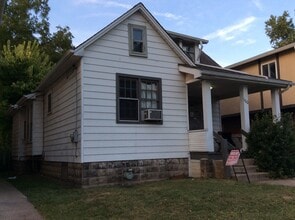 Building Photo - 3 bedroom 1 bath single family home with yard.