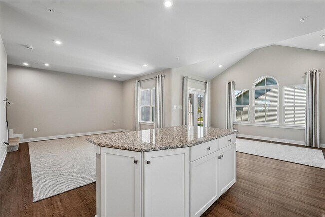 Building Photo - 1303 Potomac View Pkwy