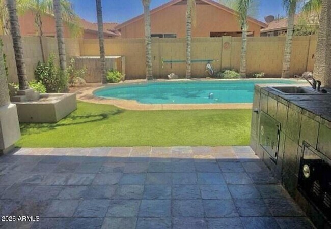 Building Photo - 2365 W Jasper Butte Dr