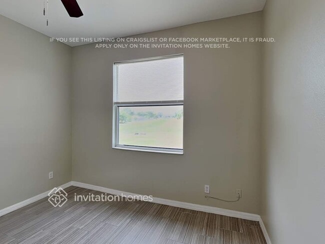 Building Photo - 2529 Pan American Blvd