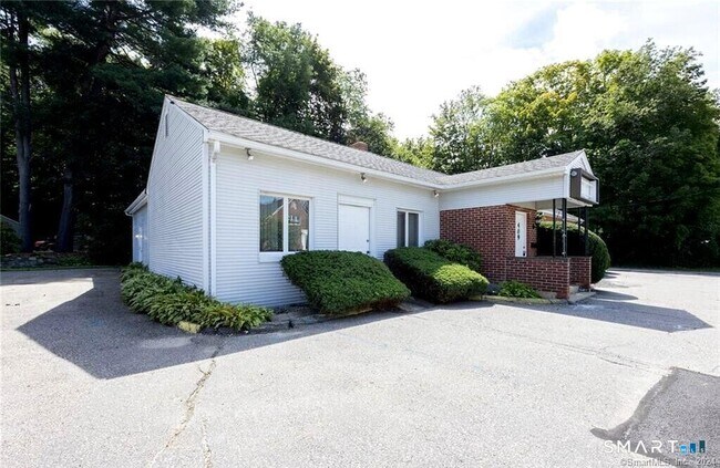 Building Photo - 409 Oak Ave